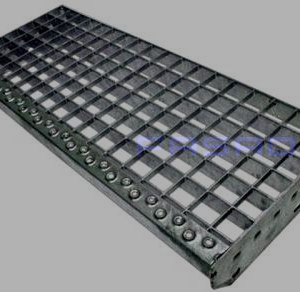 Ступени из прессованного настила P 1200х305х40/40х3
