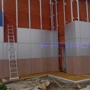 Фото Монтаж подсистемы вентилируемого фасада из оцинкованных металлокассет