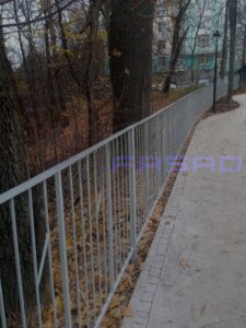 Фото Сварной забор для парка